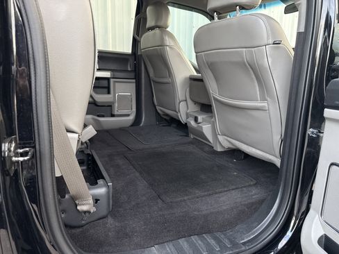 Used 2017 Ford F150 Lariat image 25