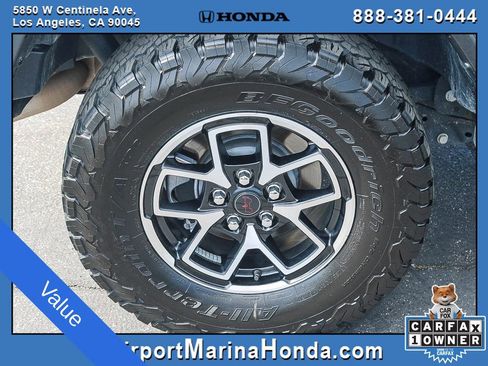 Used 2025 Jeep Wrangler Unlimited Rubicon AWD/4WD image 16