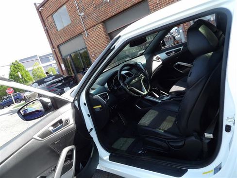 Used 2016 Hyundai Veloster w/ Option Group 03 FWD image 10