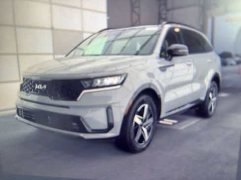 Used 2023 Kia Sorento EX w/ Panoramic Sunroof Package FWD image 1