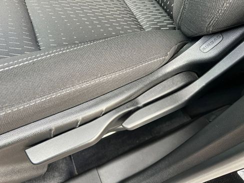 Used 2025 Chevrolet Equinox LT image 23