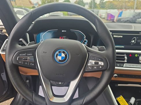Used 2022 BMW 330e xDrive w/ Premium Package image 15