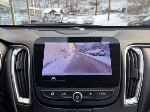 Used 2024 Chevrolet Malibu LT image 17