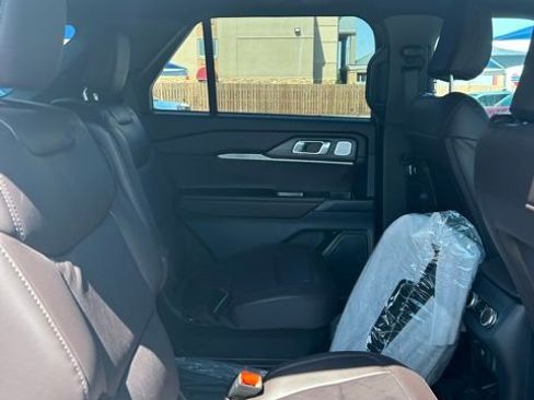 New 2026 Ford Explorer Platinum RWD image 10