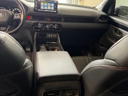 Certified 2024 Honda Pilot TrailSport image 24