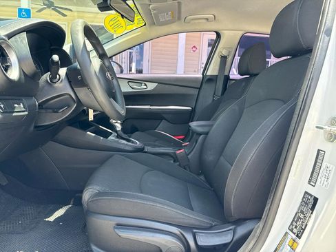 Used 2019 Kia Forte LXS FWD image 27