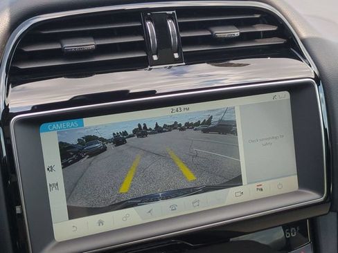Used 2020 Jaguar F-PACE Premium AWD/4WD image 10