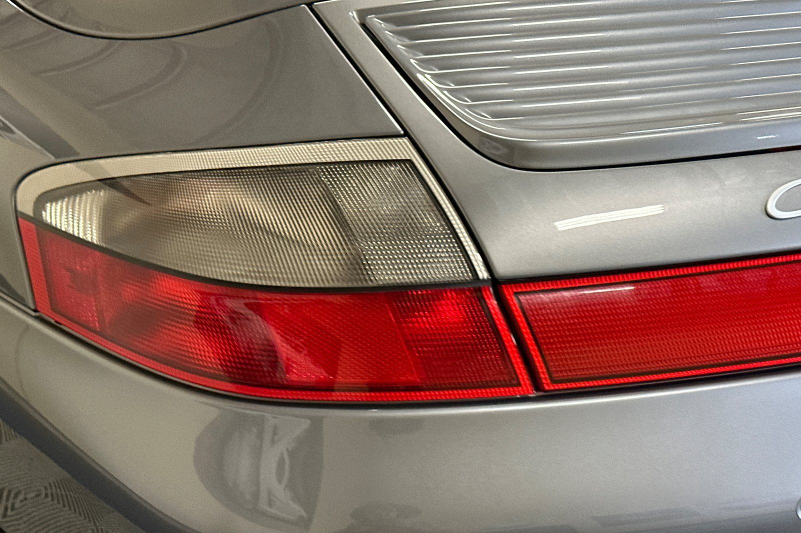 Used 2004 Porsche 911 Carrera RWD image 41