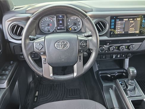 Used 2019 Toyota Tacoma 4x4 Double Cab image 11