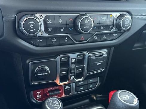 New 2026 Jeep Gladiator Mojave AWD/4WD image 19