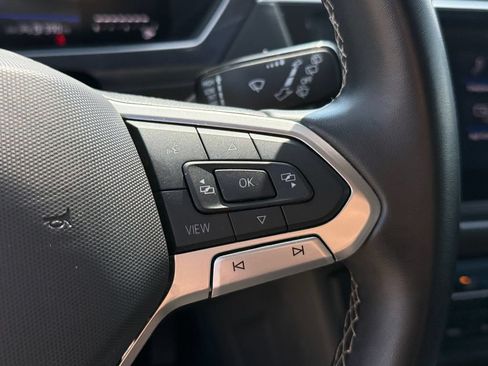 Used 2024 Volkswagen Tiguan SE AWD/4WD image 18