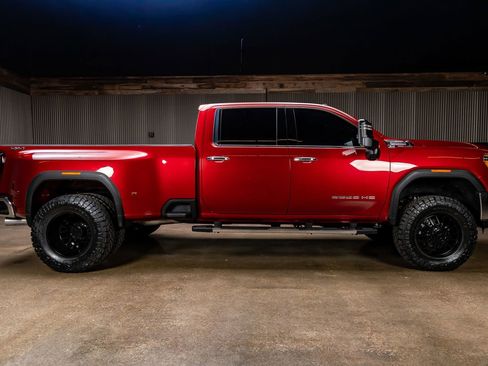 Used 2023 GMC Sierra 3500 SLT w/ SLT Premium Package image 11