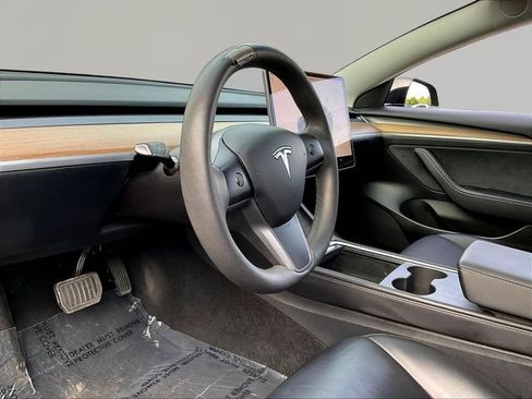 Used 2023 Tesla Model 3 Standard Range RWD image 17
