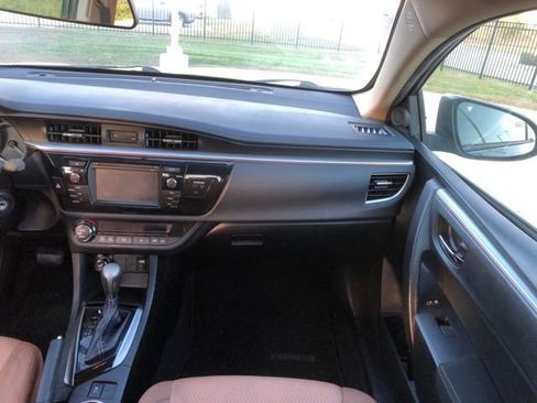 Used 2014 Toyota Corolla LE image 33