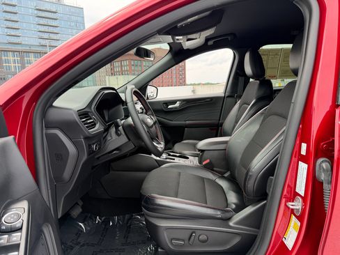 Used 2025 Ford Escape ST-Line Select AWD/4WD image 31