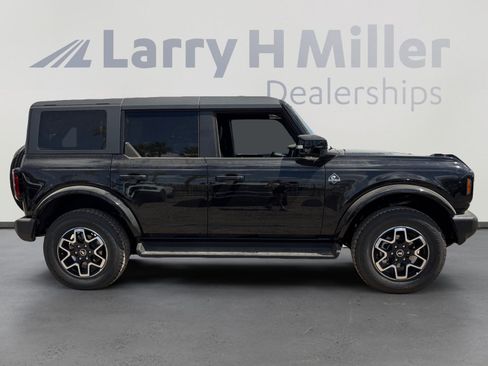 New 2025 Ford Bronco Outer Banks image 6