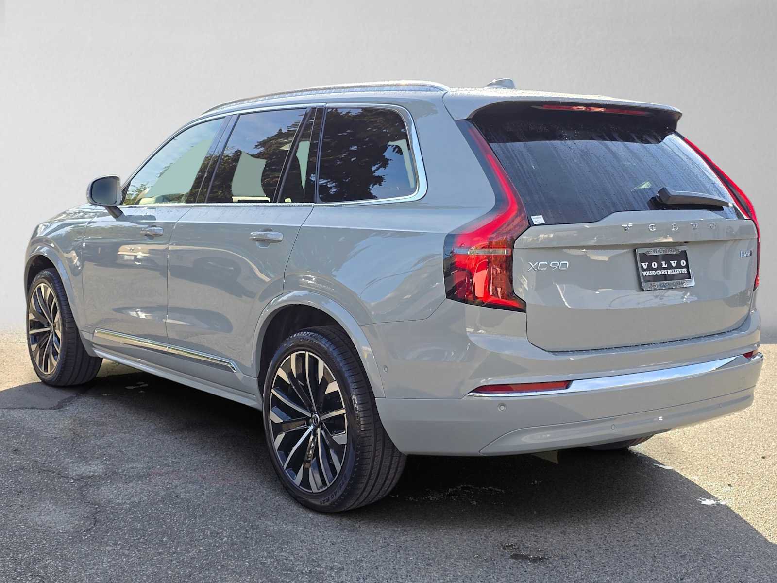 Used 2026 Volvo XC90 B6 Ultra w/ Protection Package AWD/4WD image 5