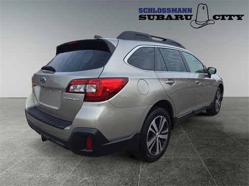 Used 2018 Subaru Outback 2.5i Limited image 9