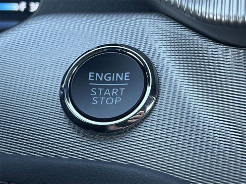 New 2025 Ford Explorer Active w/ Active Comfort Package image 5