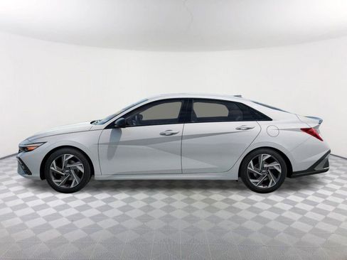 New 2026 Hyundai Elantra SEL Sport Premium FWD image 3