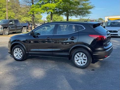 Used 2019 Nissan Rogue Sport S image 5