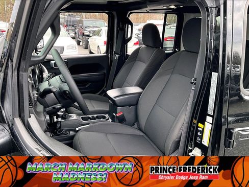 Used 2023 Jeep Wrangler Unlimited w/ Cold Weather Group image 20