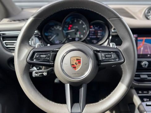 Certified 2023 Porsche Macan image 19