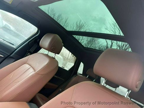 Used 2022 Audi e-tron Premium image 18