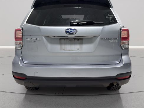 Used 2017 Subaru Forester 2.5i Premium w/ All-Weather Package AWD/4WD image 10
