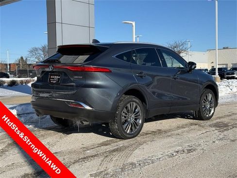 Used 2023 Toyota Venza Limited image 3