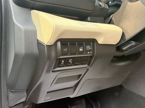 Used 2019 Subaru Ascent Touring w/ Popular Package #2 AWD/4WD image 16