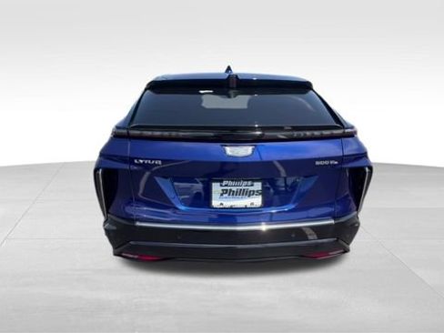 Certified 2024 Cadillac Lyriq Luxury w/ LPO, Floor Liner Package AWD/4WD image 5