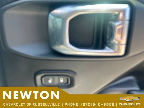 Used 2025 Jeep Gladiator Sport AWD/4WD image 23