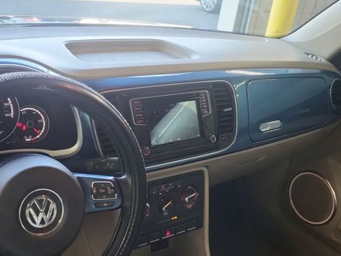 Used 2016 Volkswagen Beetle 1.8T SE FWD image 10