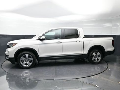 Certified 2025 Honda Ridgeline RTL image 8