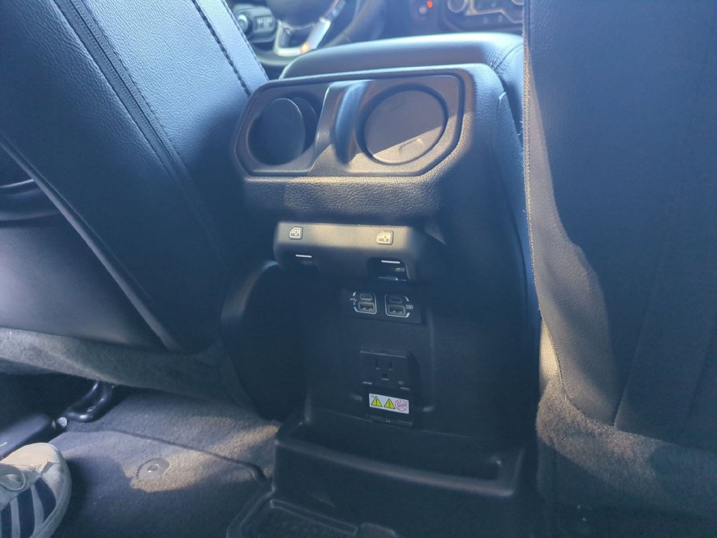 Used 2019 Jeep Wrangler Unlimited Sahara AWD/4WD image 32