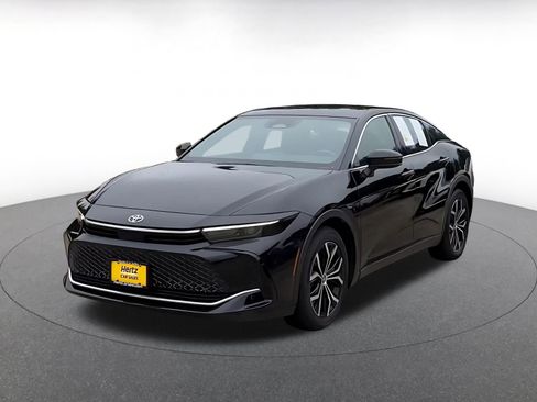 Used 2025 Toyota Crown XLE AWD/4WD image 8