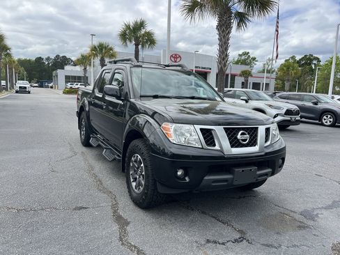 Used 2021 Nissan Frontier PRO-4X w/ Pro-4x Utility Package image 2