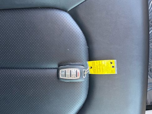 Used 2024 Chrysler Pacifica Touring-L FWD image 40