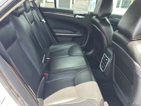 Used 2021 Chrysler 300 Touring L AWD/4WD image 8
