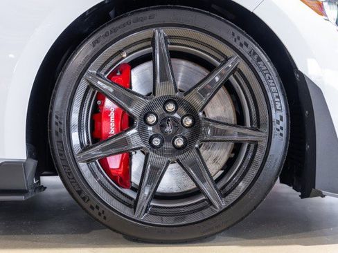 Used 2021 Ford Mustang Shelby GT500 w/ Carbon Fiber Track Pack image 35