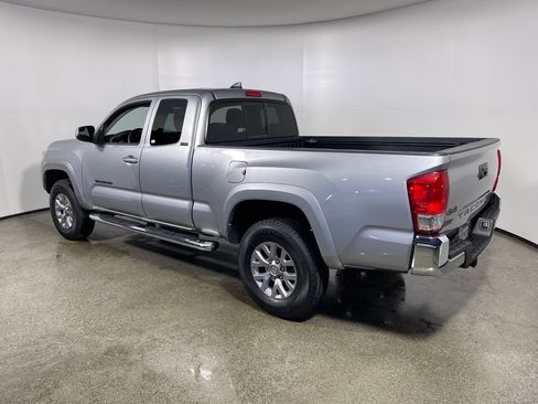 Used 2016 Toyota Tacoma SR5 image 5