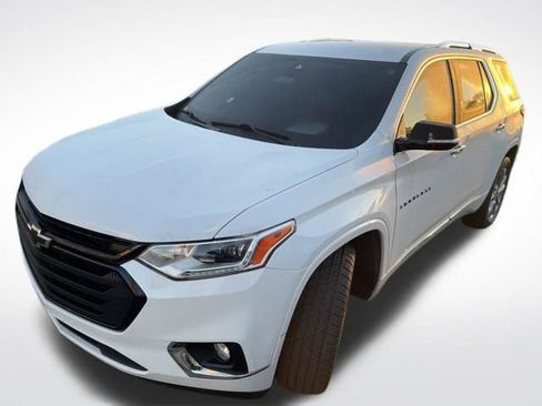Used 2019 Chevrolet Traverse Premier w/ LPO, Blackout Package image 4