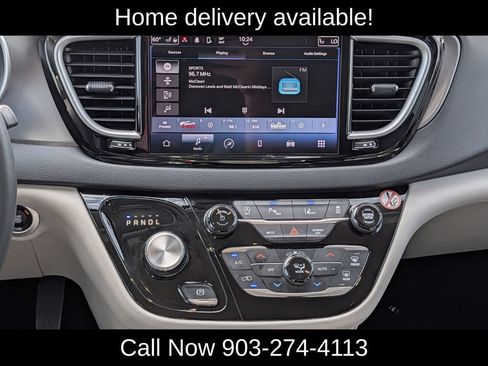 Used 2023 Chrysler Pacifica Touring-L FWD image 16