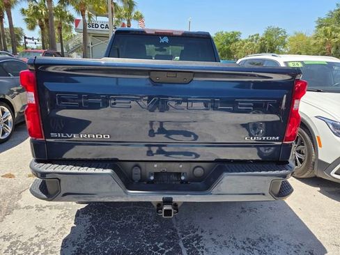 Used 2020 Chevrolet Silverado 1500 Custom w/ Custom Value Package image 4