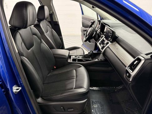 Used 2021 Kia Sorento EX image 15