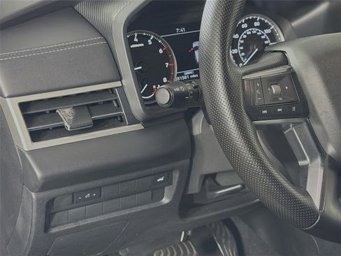 Used 2025 Mitsubishi Outlander SE AWD/4WD image 17