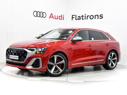 New 2025 Audi SQ8 Prestige