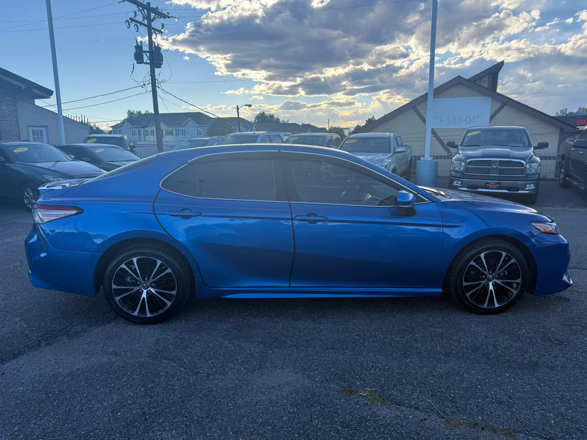 Used 2018 Toyota Camry SE FWD image 9
