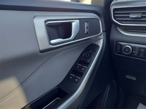 Used 2023 Ford Explorer XLT w/ Equipment Group 202A image 27
